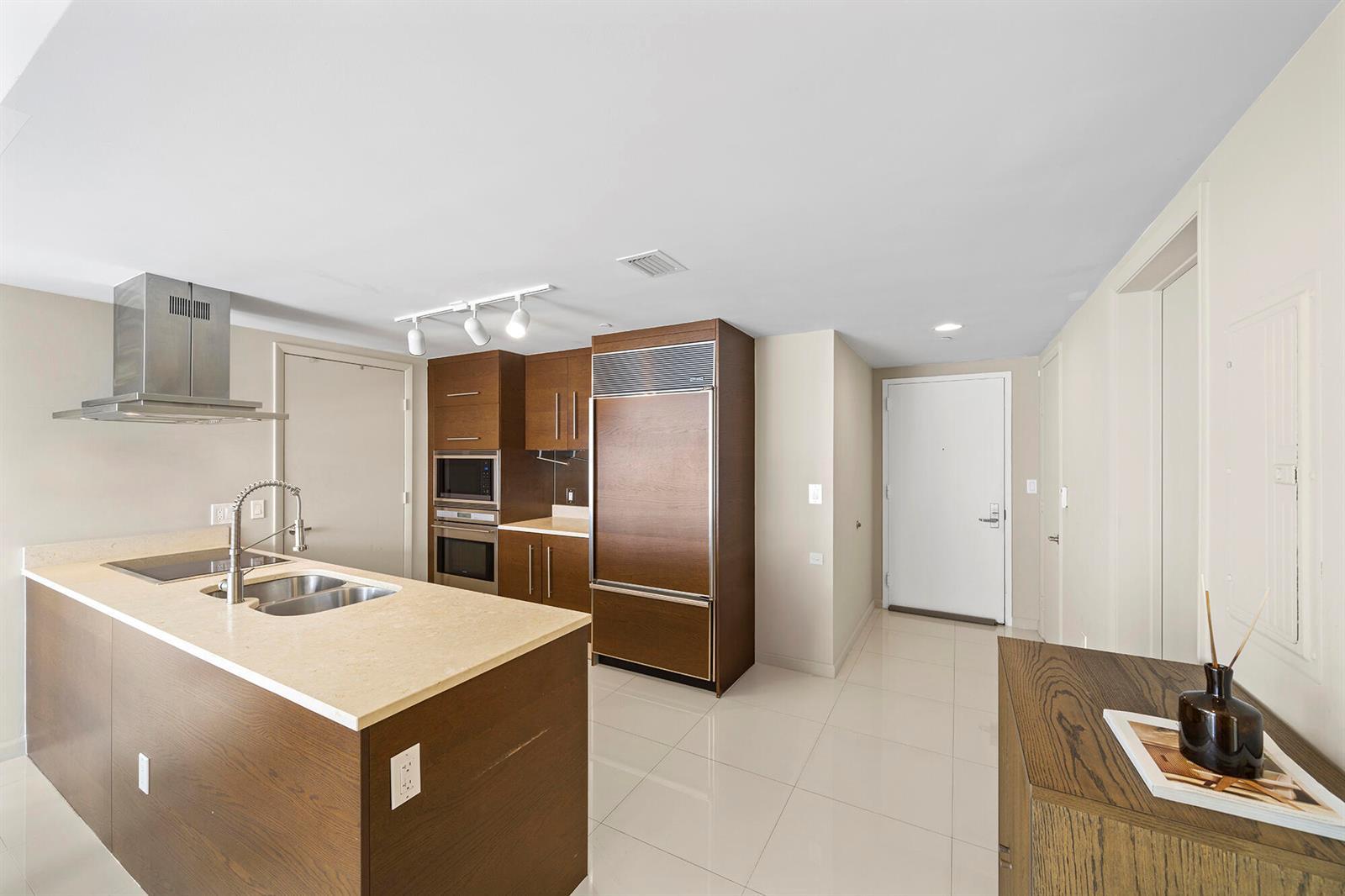 495 Brickell Avenue # 911, Miami FL 33131 photo 3