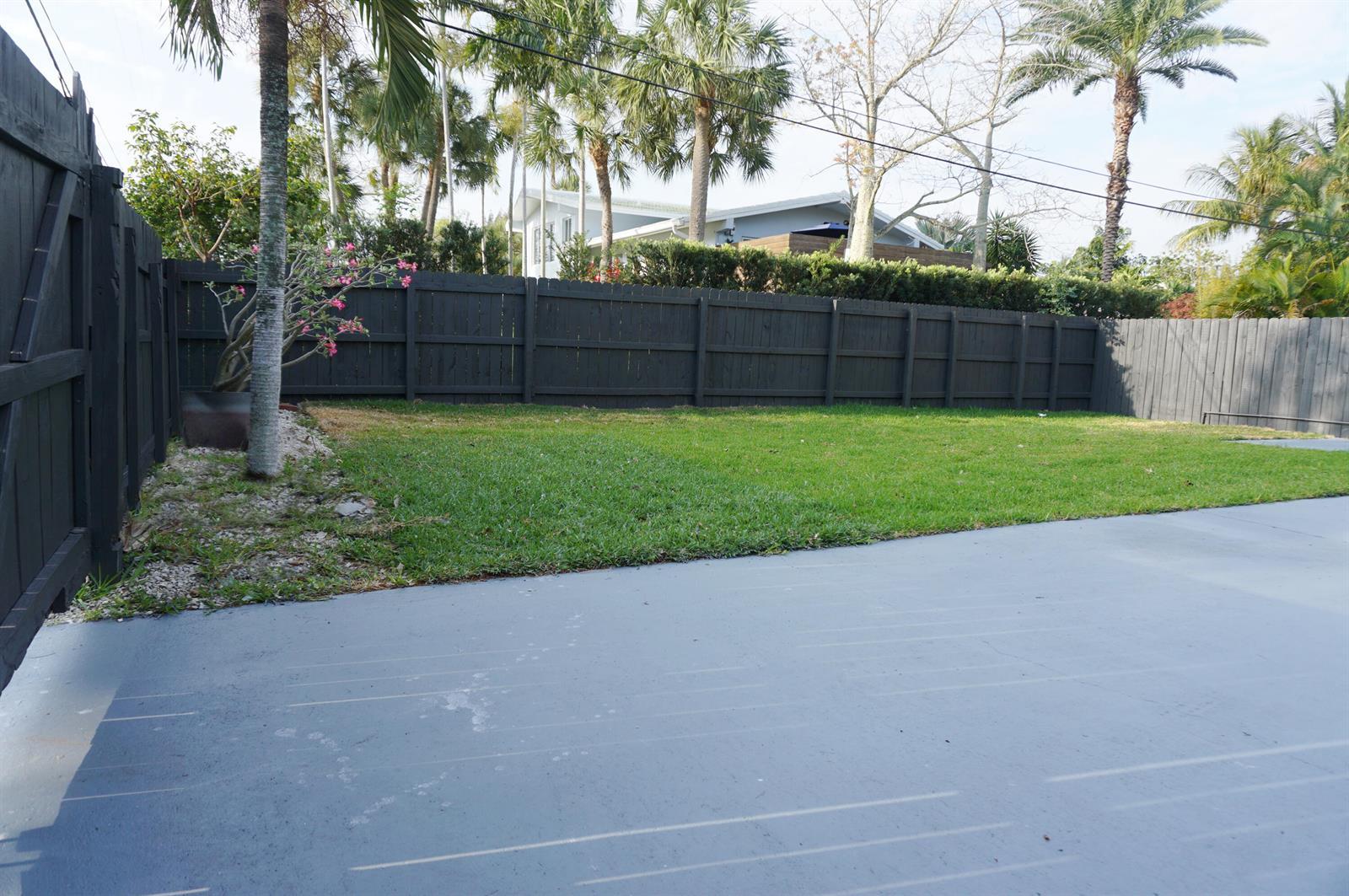 1498 NE 38th Street, Oakland Park FL 33334 photo 3