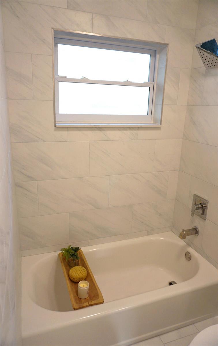 1498 NE 38th Street, Oakland Park FL 33334 photo 4