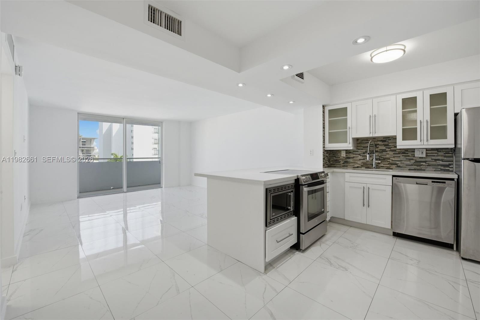 1658 Bay Rd # 703, Miami Beach FL 33139