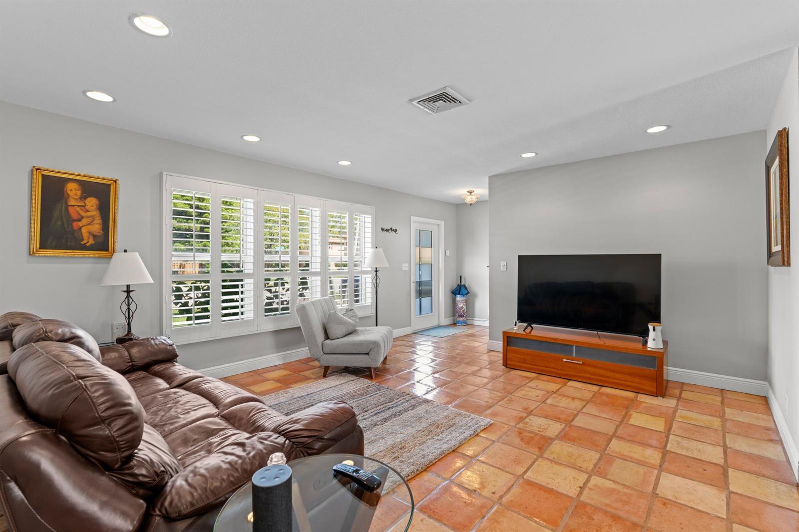200 SW 5th Street, Boca Raton FL 33432 photo 2