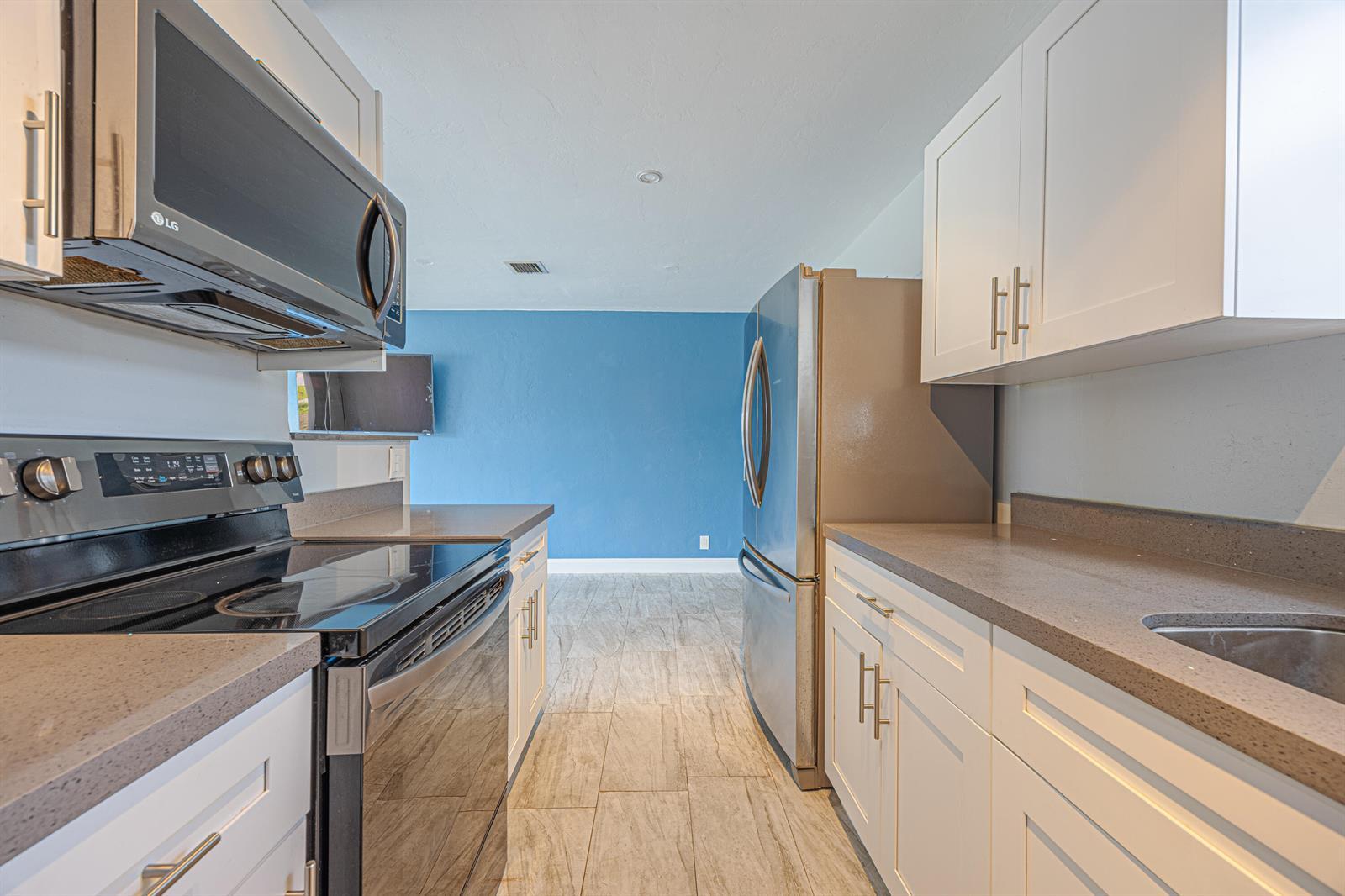2007 Kenwood Road, West Palm Beach FL 33409 photo 4