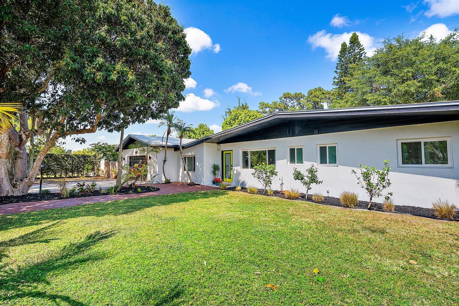 805 E Madison Avenue, Stuart FL 34996 photo 4