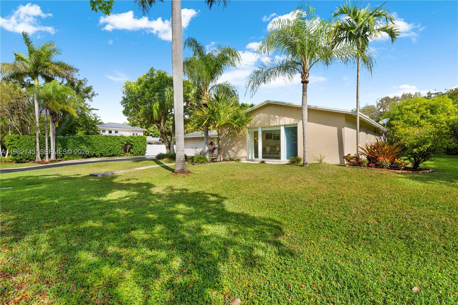 8461 SW 147th Ter, Palmetto Bay FL 33158 photo 4