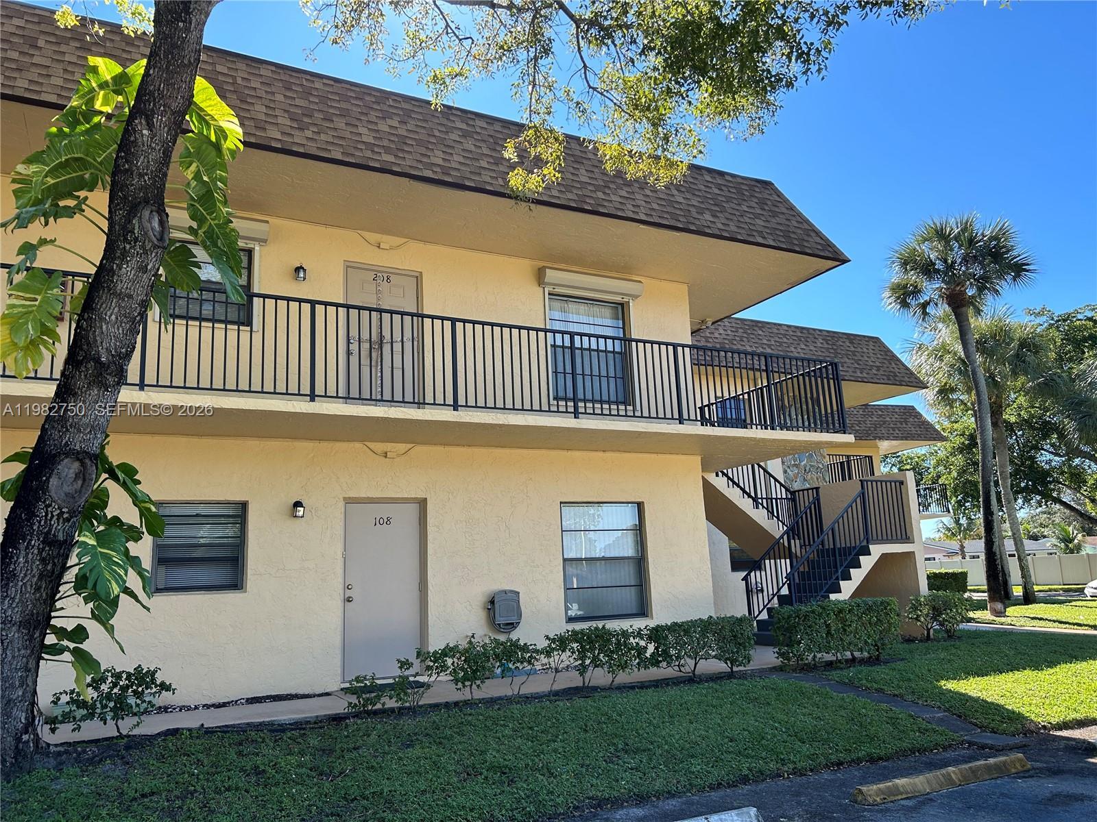 200 Gate Rd # 207, Hollywood FL 33024