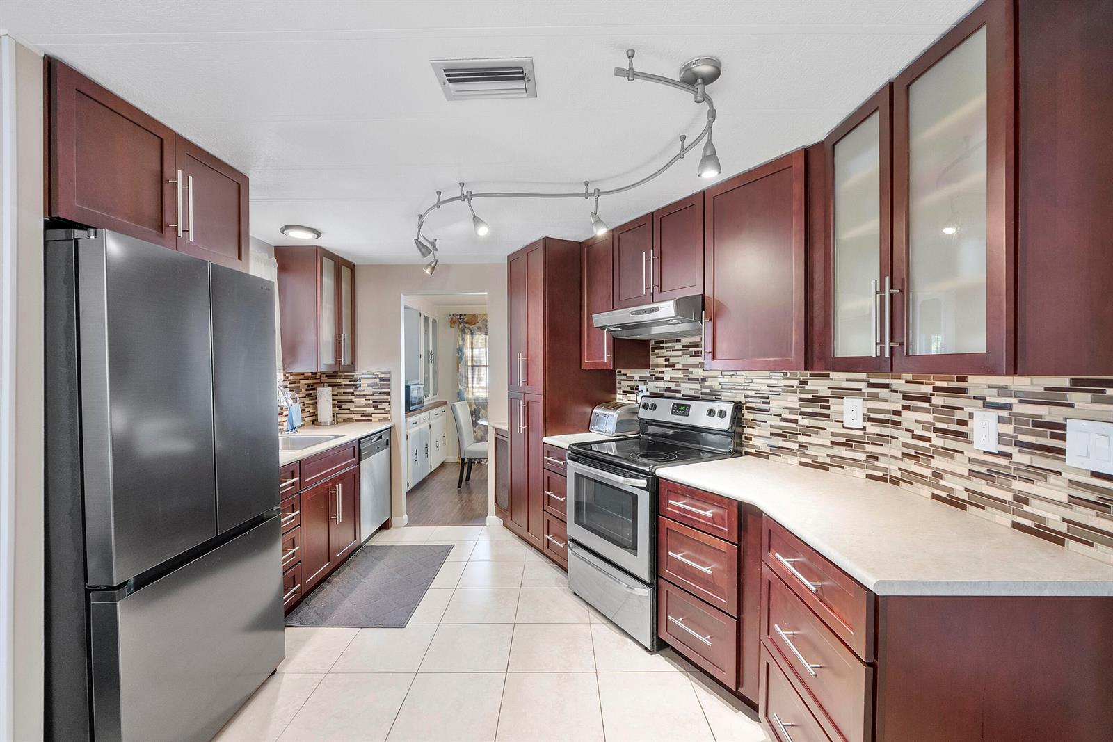 5490 SW 32nd Terrace, Fort Lauderdale FL 33312 photo 2