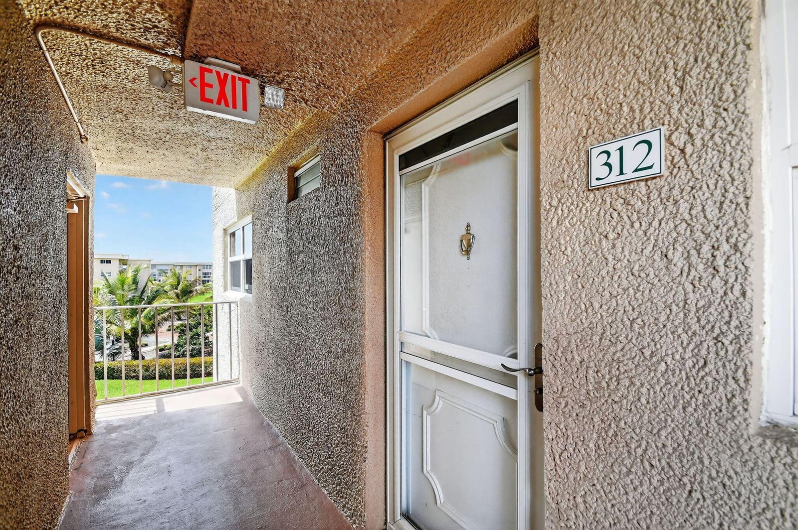 2615 NE 1st Court # 312, Boynton Beach FL 33435 photo 2