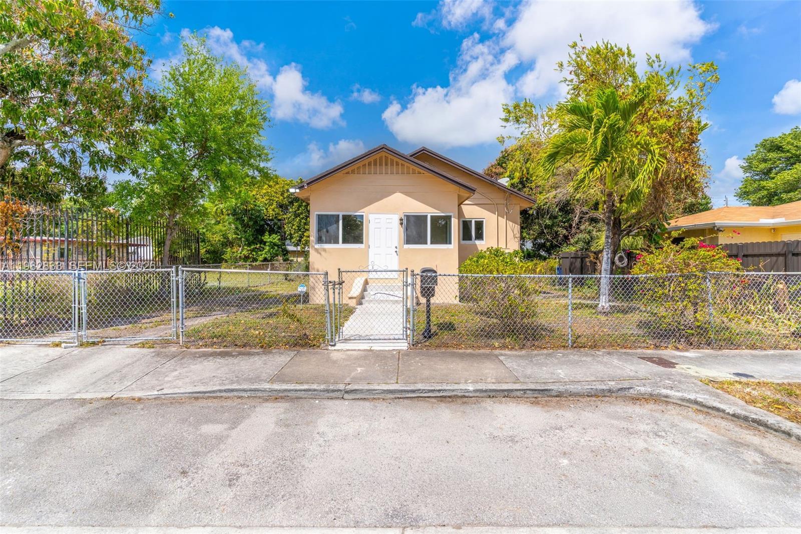 1521 NW 51st St, Miami FL 33142