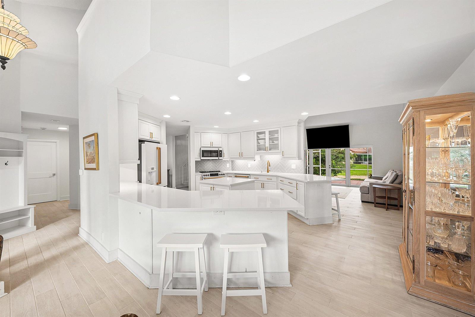 23373 Water Circle, Boca Raton FL 33486 photo 2