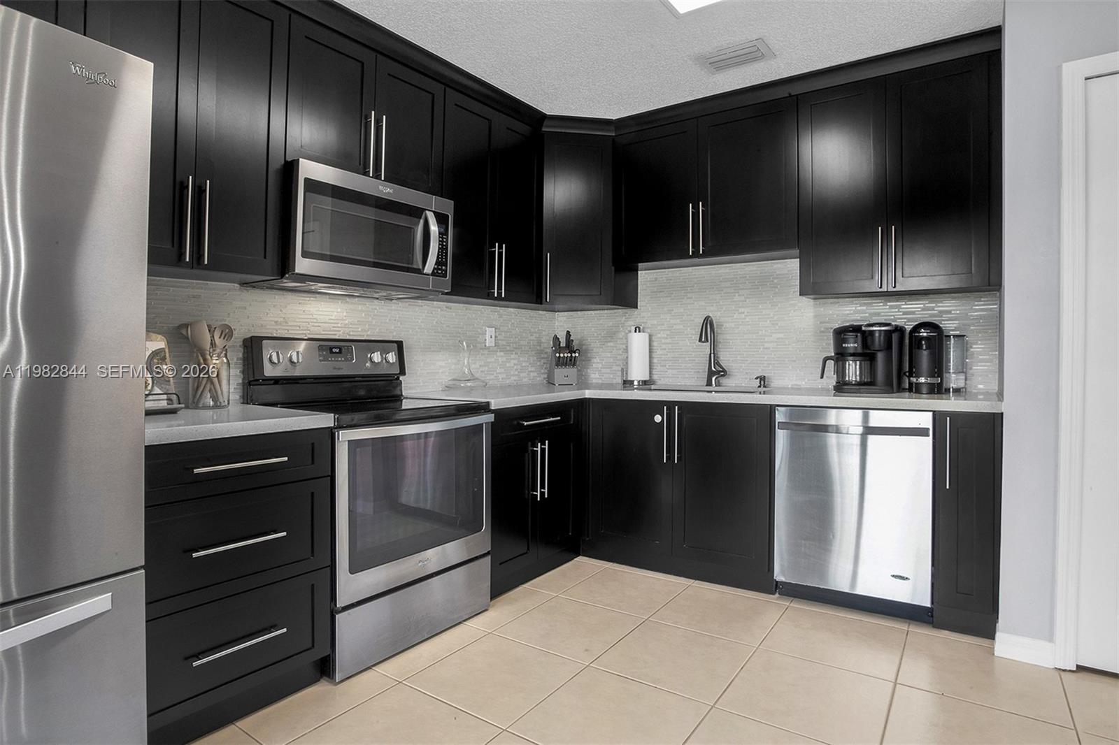 8957 SW 214th St, Cutler Bay FL 33189 photo 4