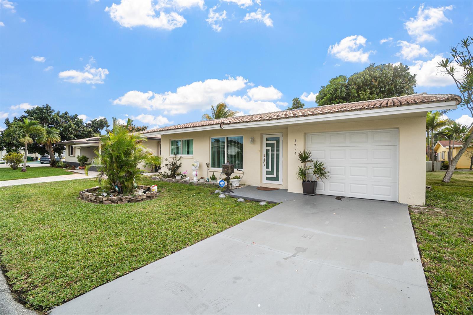 4708 NW 49th Drive, Tamarac FL 33319 photo 2