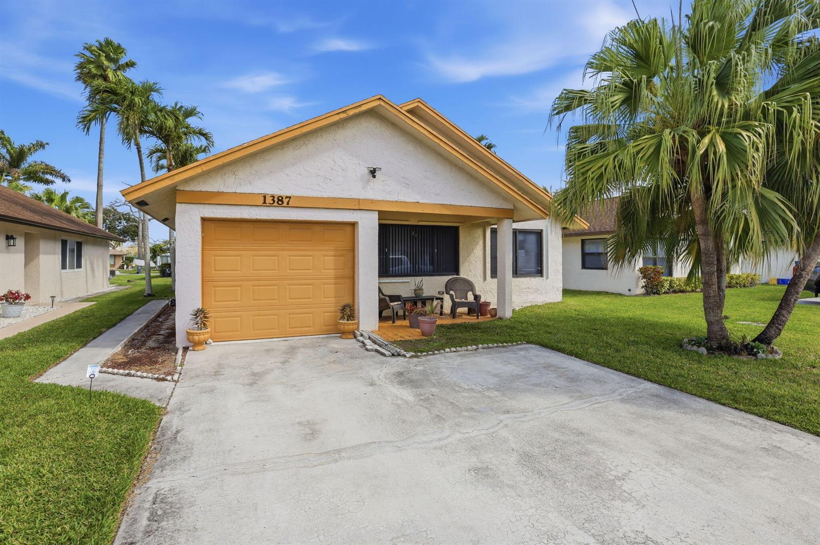 1387 Longarzo Place, West Palm Beach FL 33415 photo 2