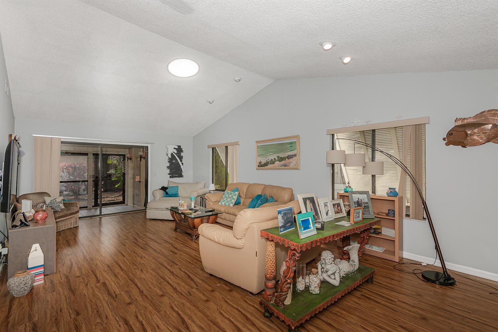 10074 Hickorywood Place, Boynton Beach FL 33437 photo 4