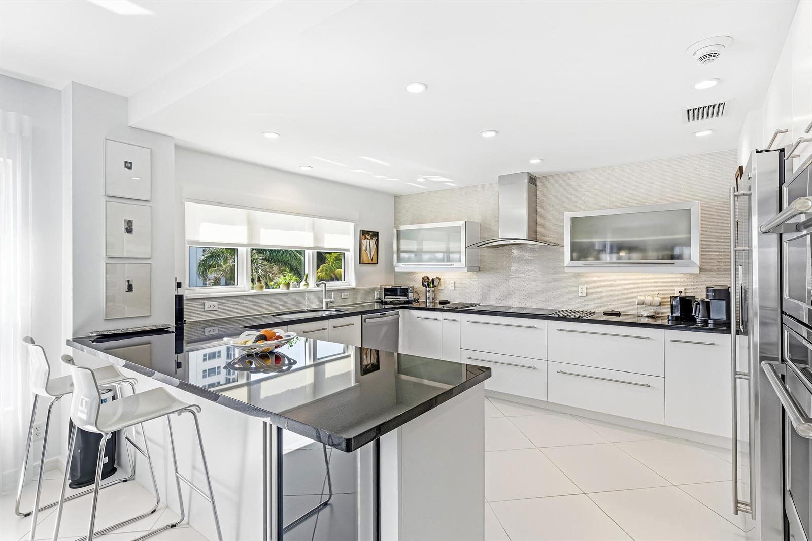 200 Macfarlane Drive # 406, Delray Beach FL 33483 photo 3