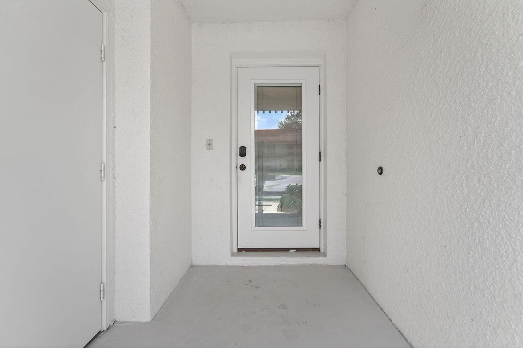 505 Brackenwood Place, Palm Beach Gardens FL 33418 photo 2