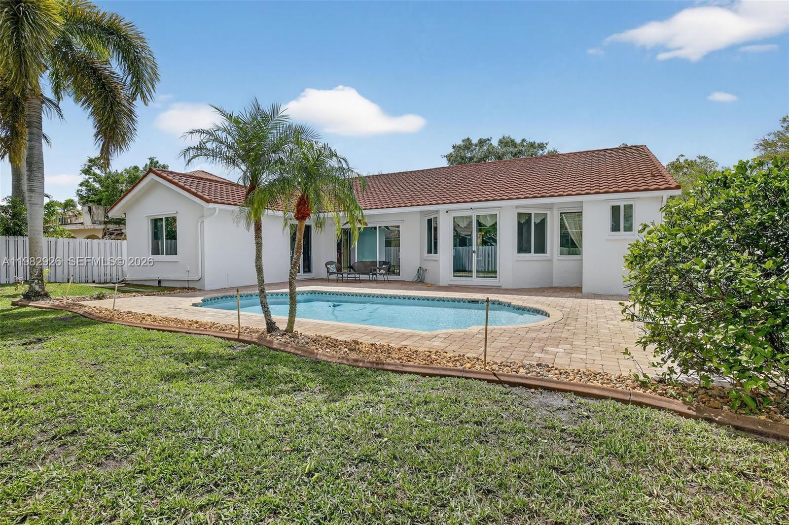 1583 NW 182nd Way, Pembroke Pines FL 33029 photo 5