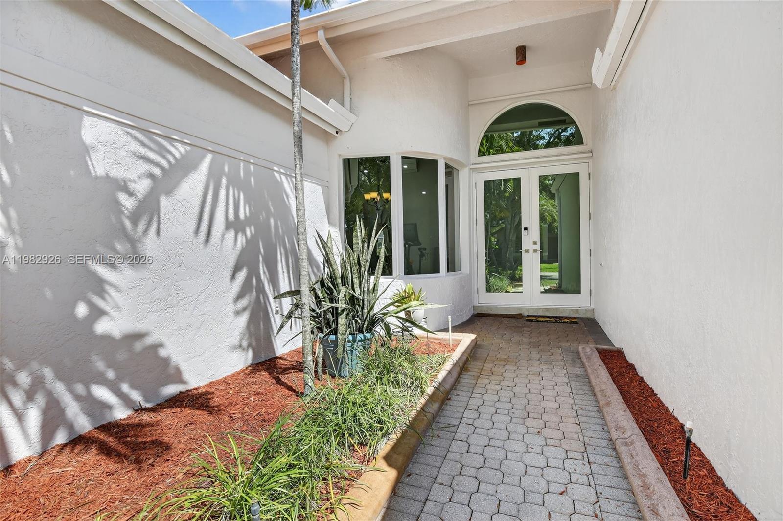 1583 NW 182nd Way, Pembroke Pines FL 33029 photo 4