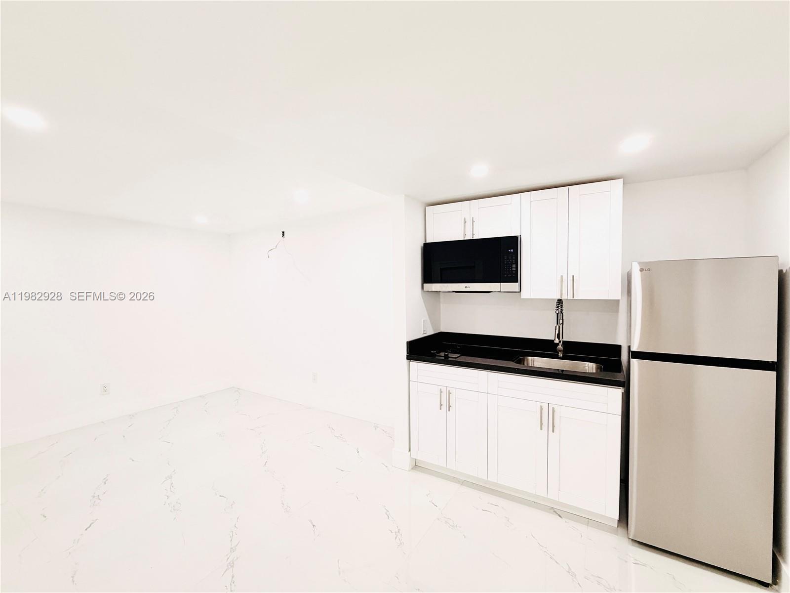 3354 NW 50th St # 4, Miami FL 33142 photo 3