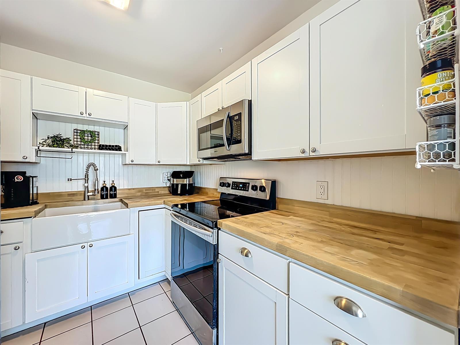 1090 Bianca Drive NE, Palm Bay FL 32905 photo 2