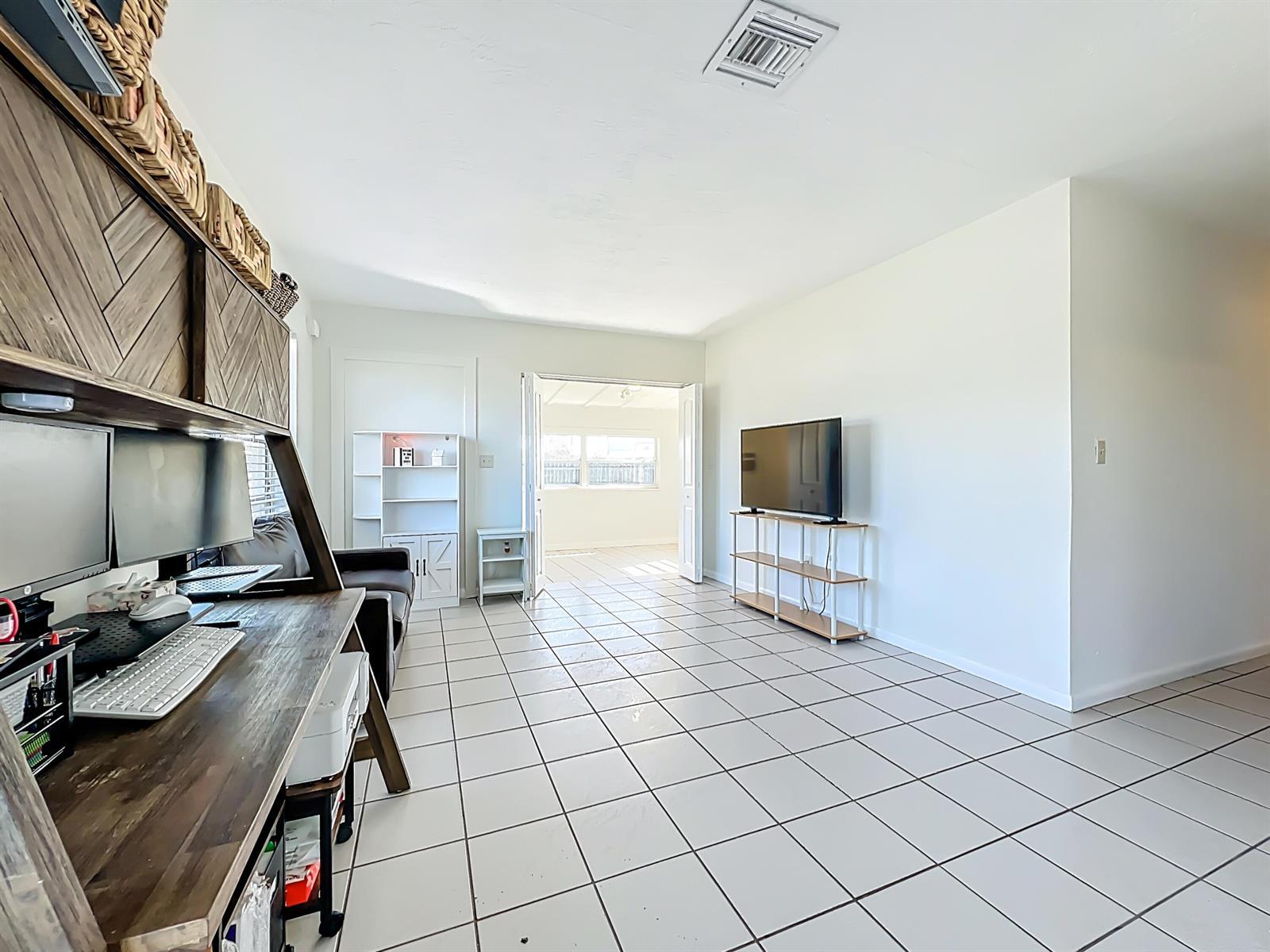 1090 Bianca Drive NE, Palm Bay FL 32905 photo 4