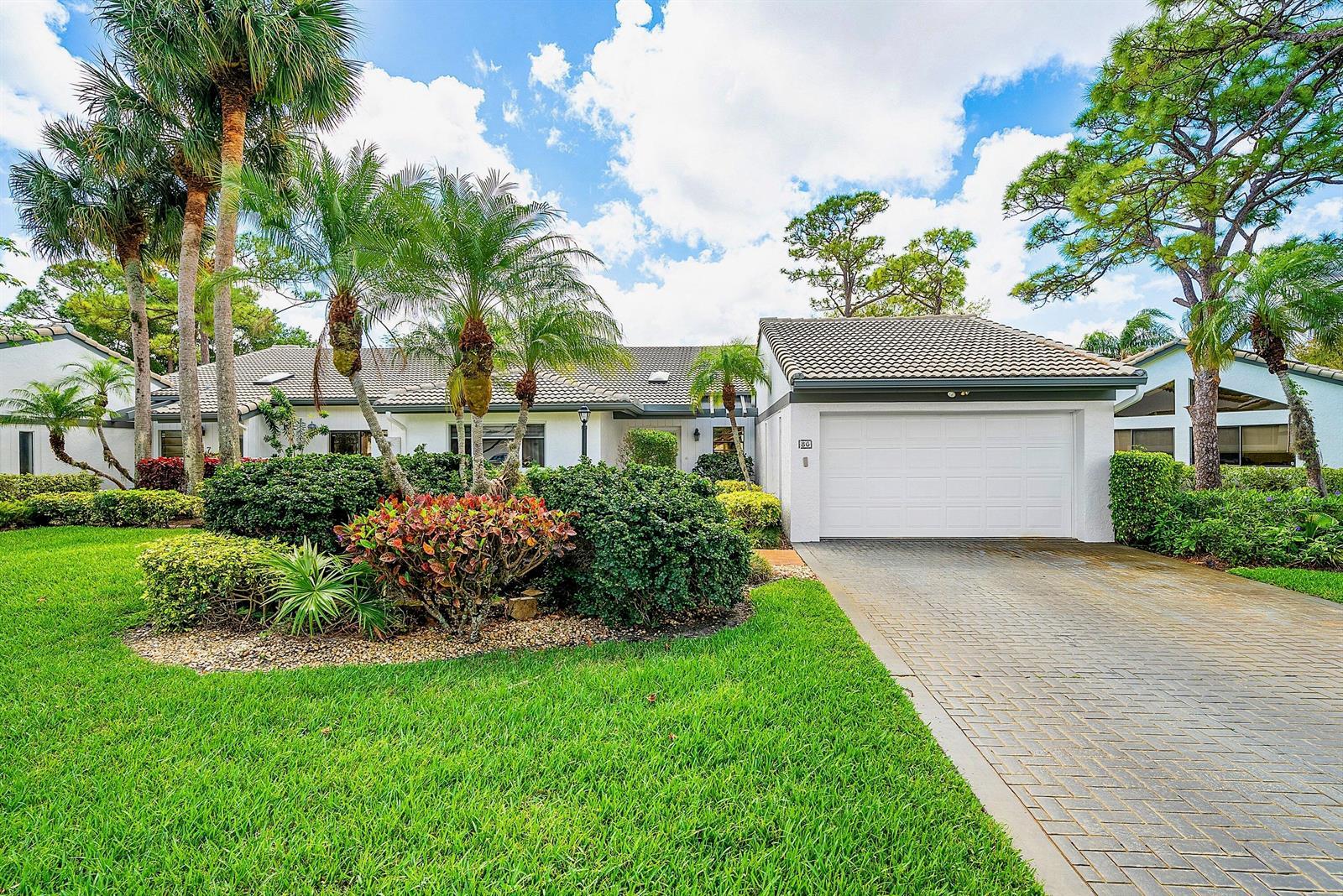 86 Cambridge Lane, Boynton Beach FL 33436