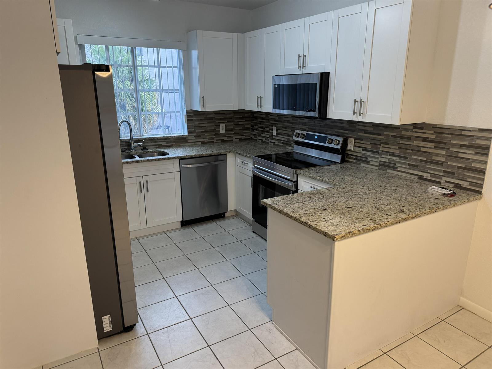 2010 Taylor Street # 7b, Hollywood FL 33020