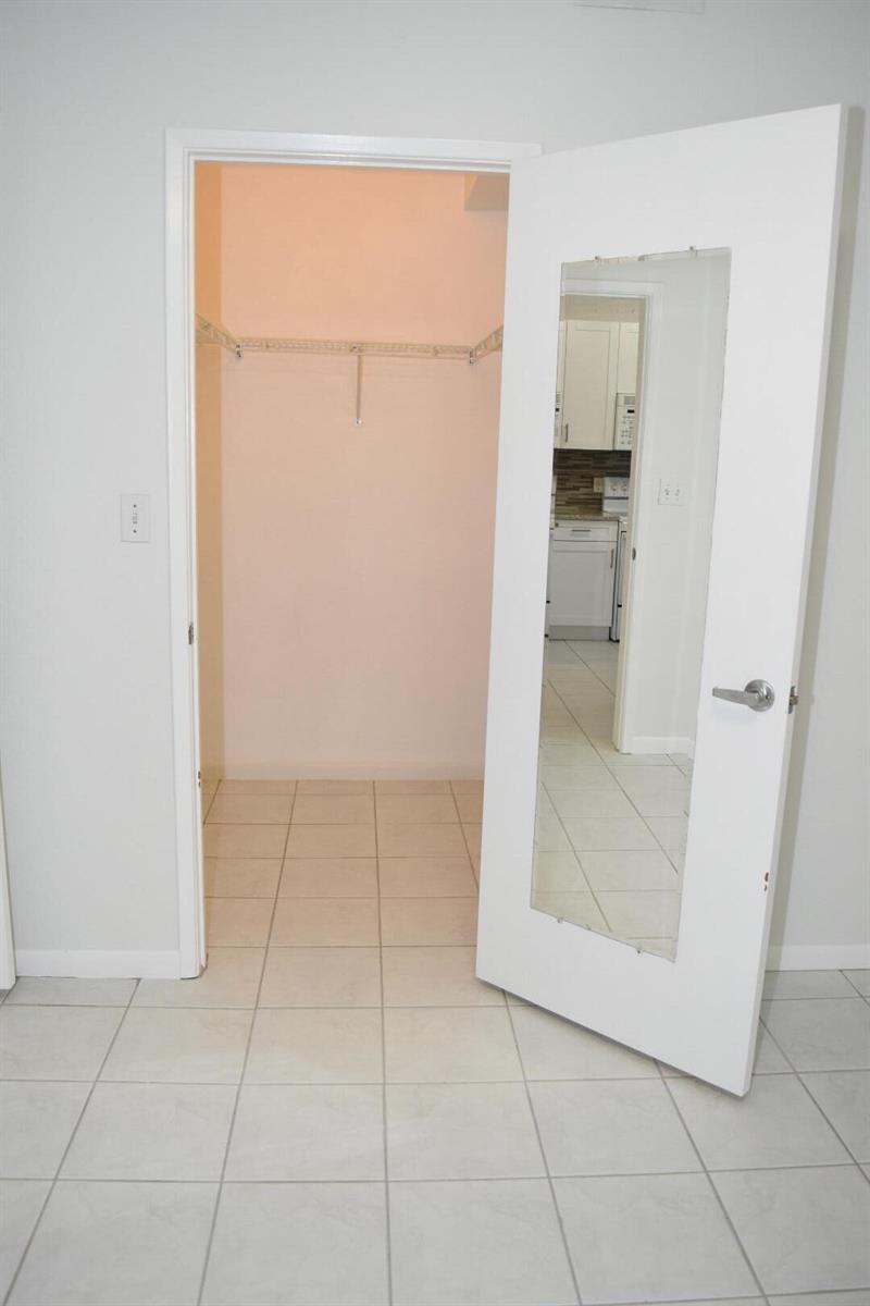 2010 Taylor Street # 7b, Hollywood FL 33020 photo 4