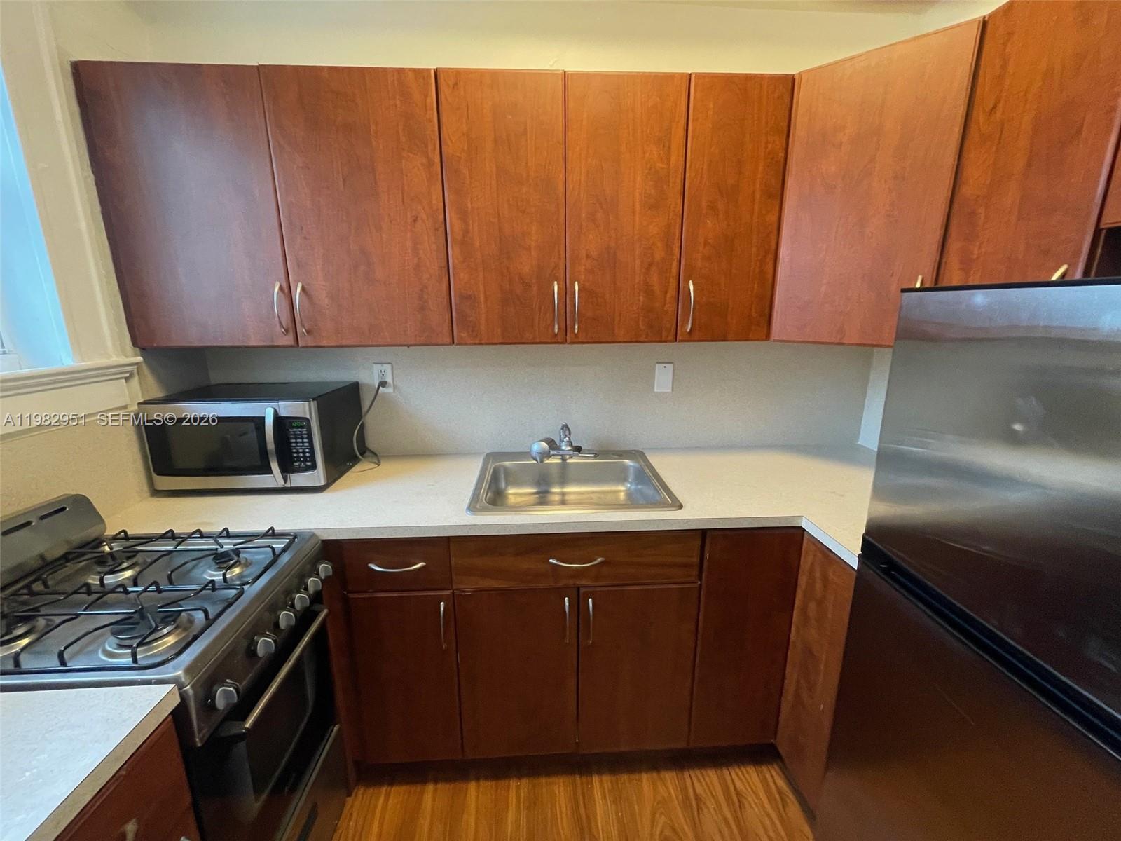 1611 Michigan Ave # 15, Miami Beach FL 33139 photo 3