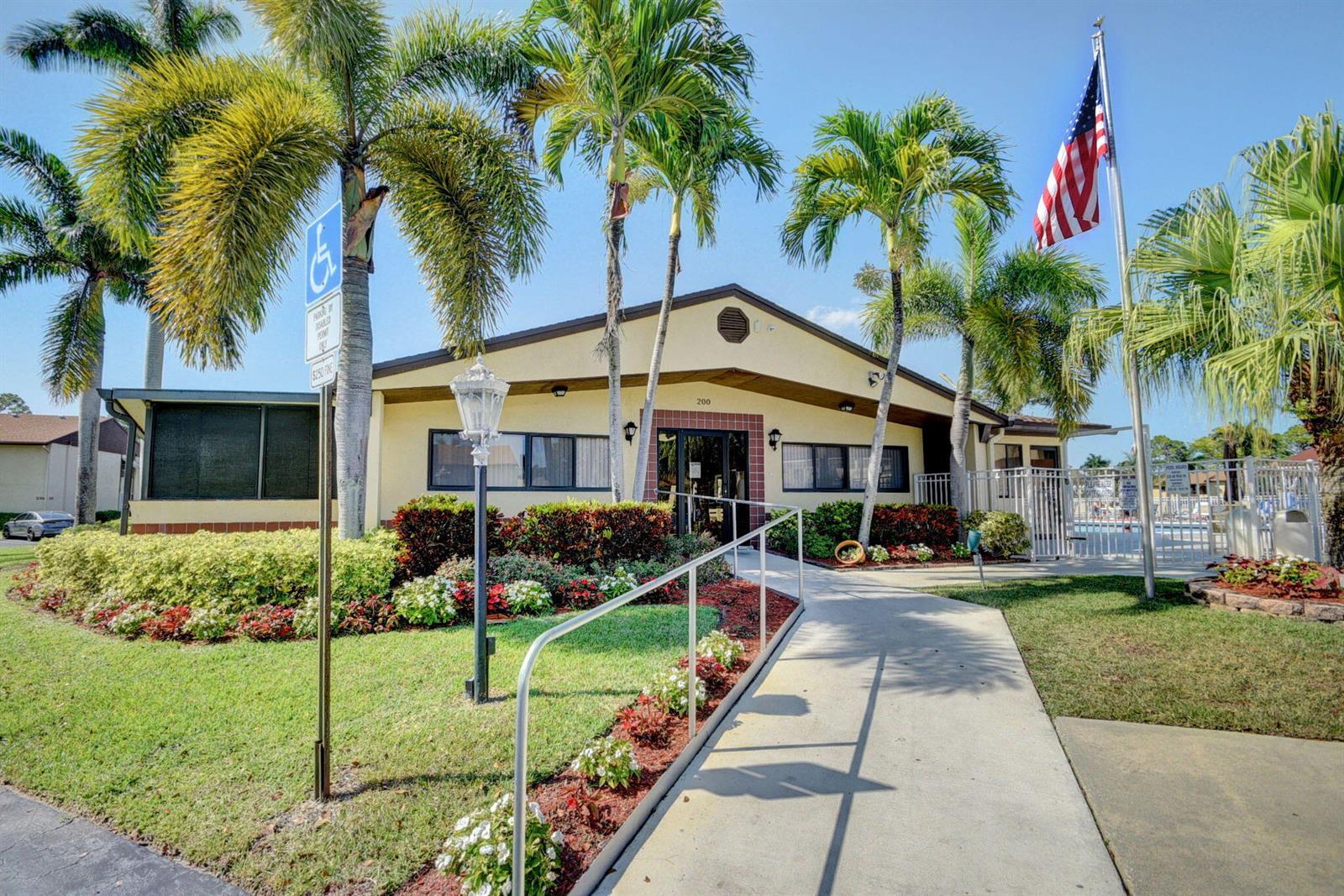 310 Knotty Pine Circle # 1, FL 33463 photo 3