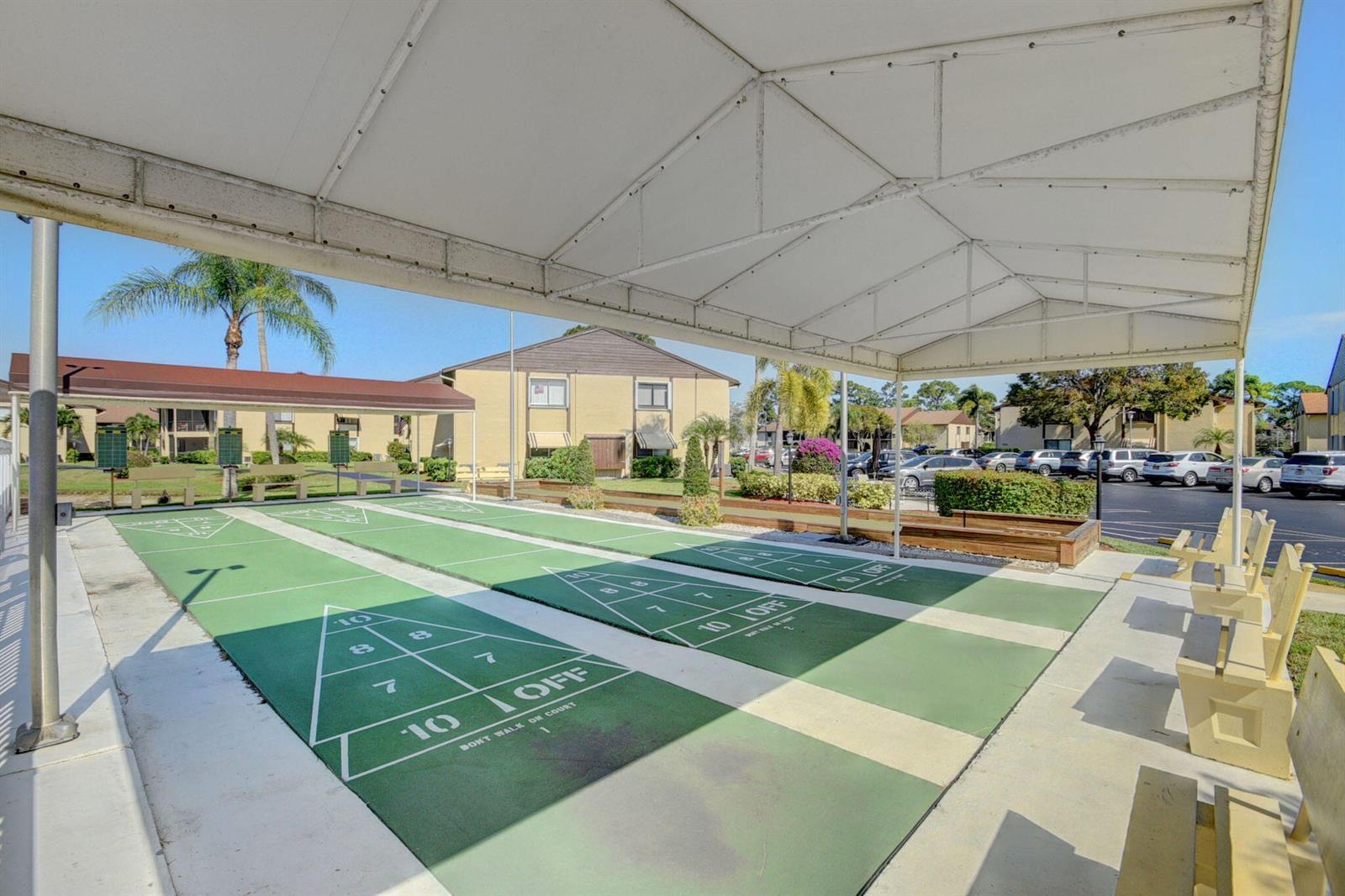 310 Knotty Pine Circle # 1, FL 33463
