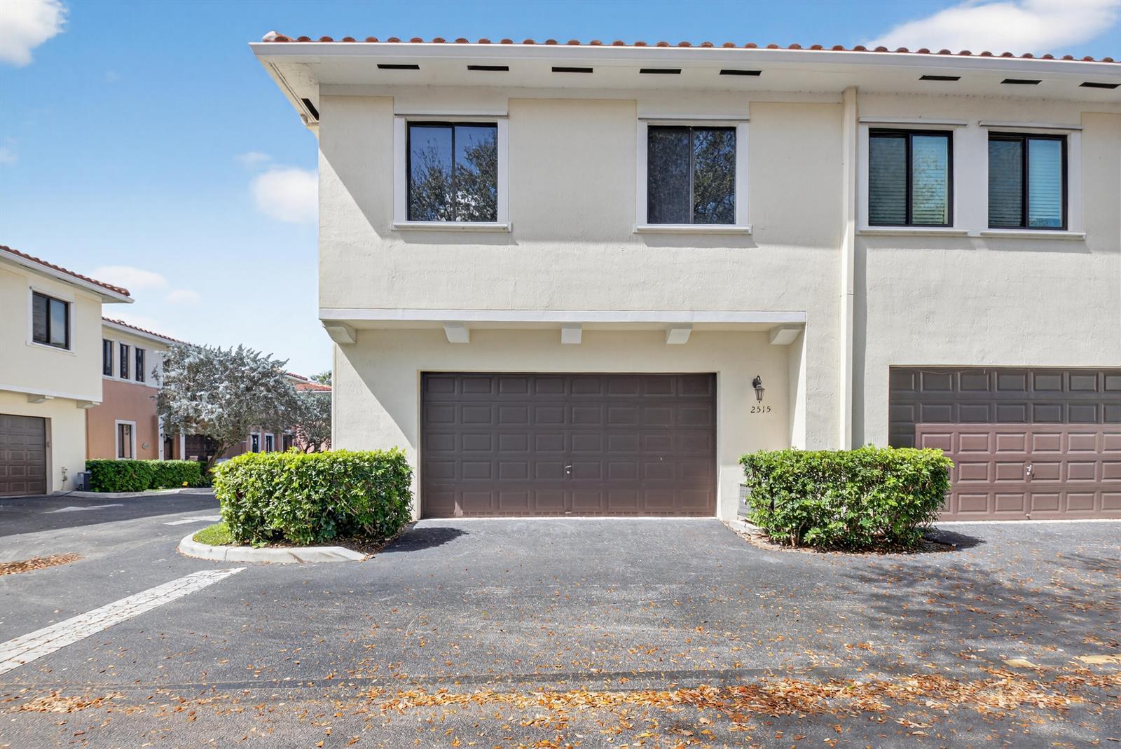 2515 Venetian Court, Boynton Beach FL 33426 photo 2