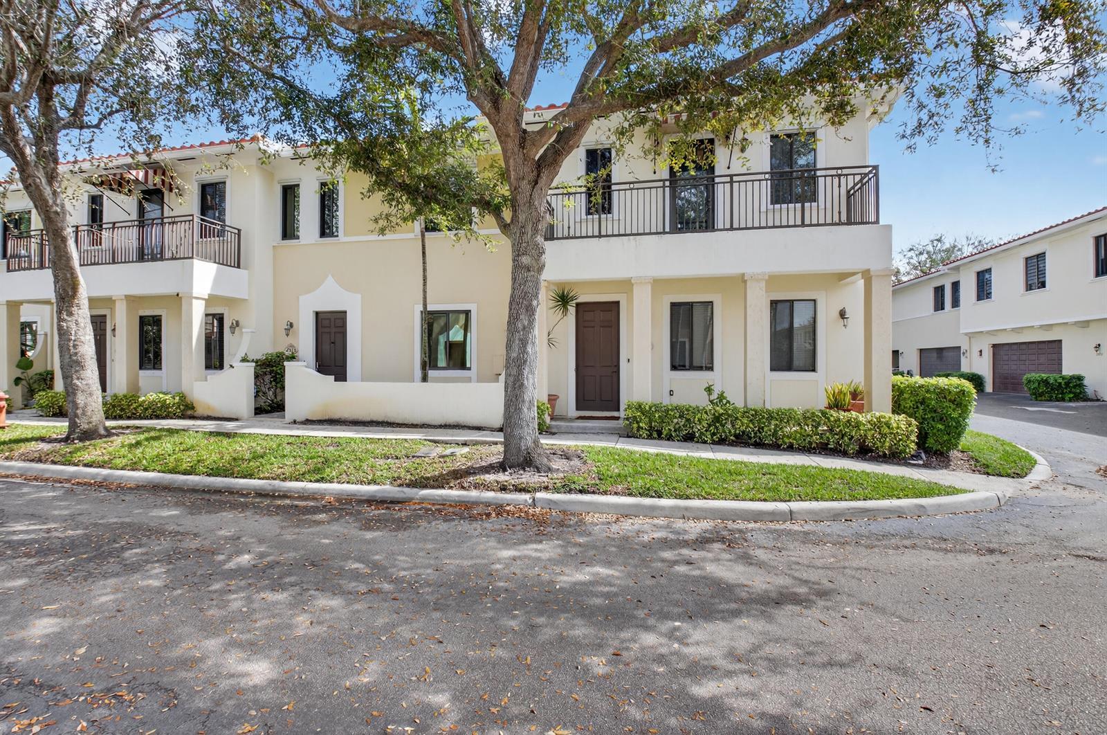 2515 Venetian Court, Boynton Beach FL 33426