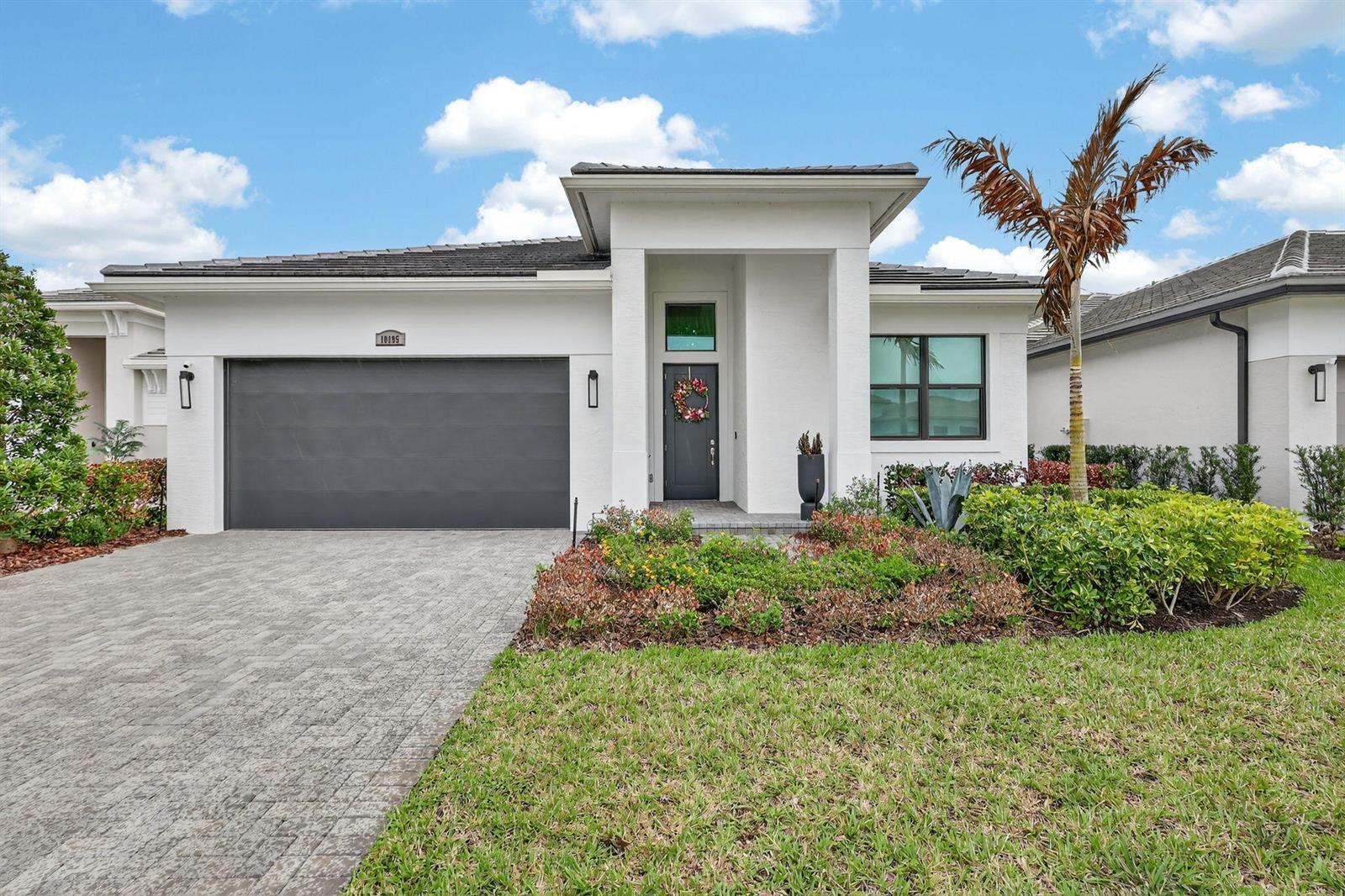 10195 SW Latium Way, Port St. Lucie FL 34987