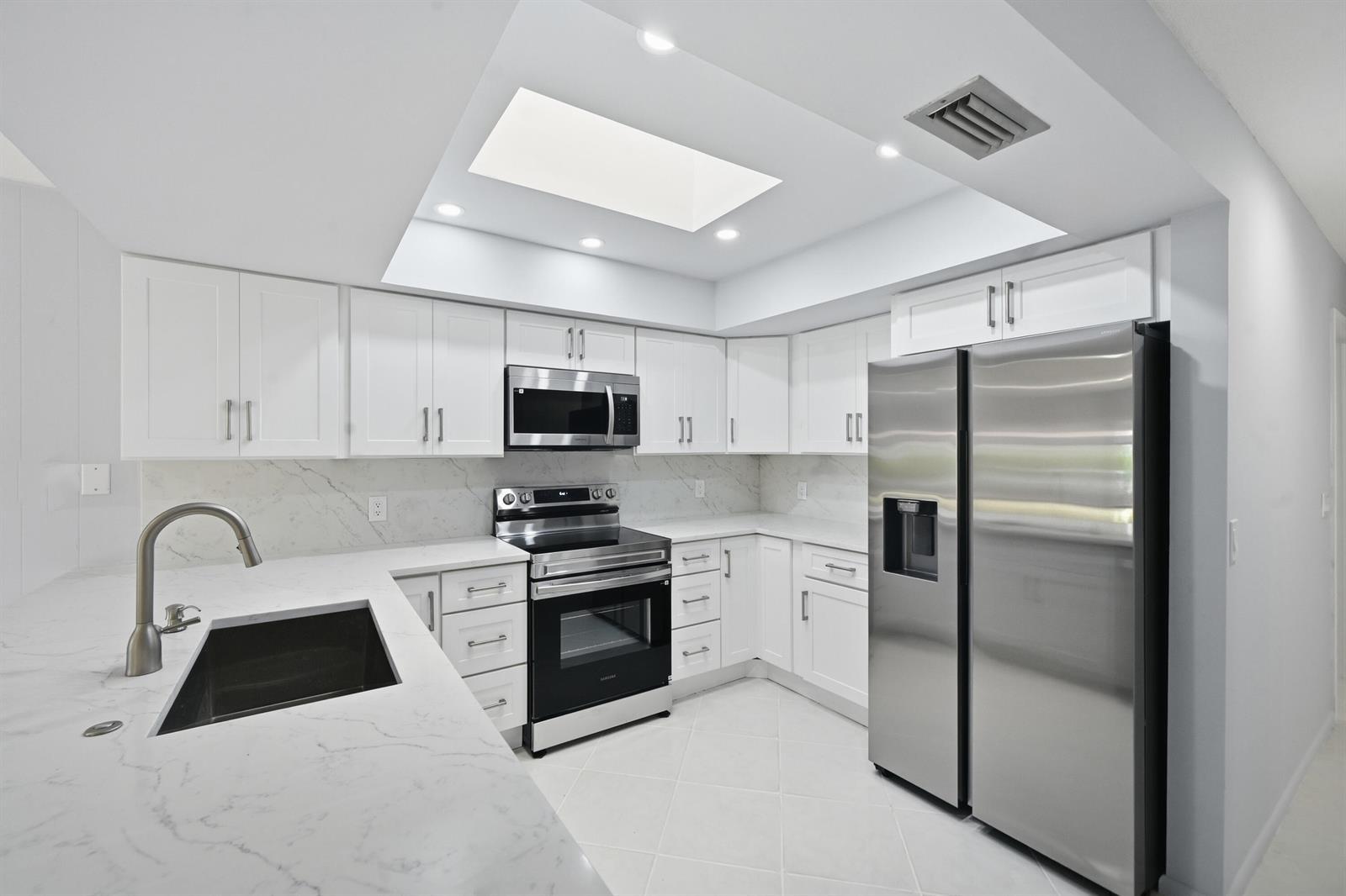 5935 Glenbrook Drive, Boca Raton FL 33433 photo 2