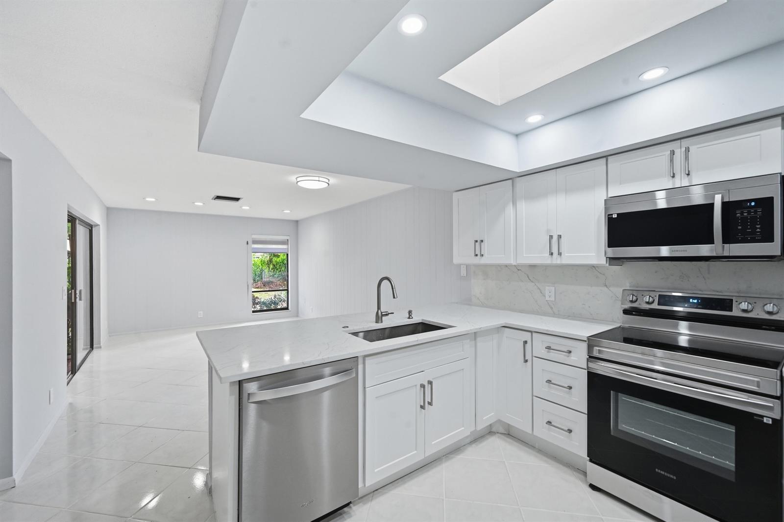 5935 Glenbrook Drive, Boca Raton FL 33433 photo 3