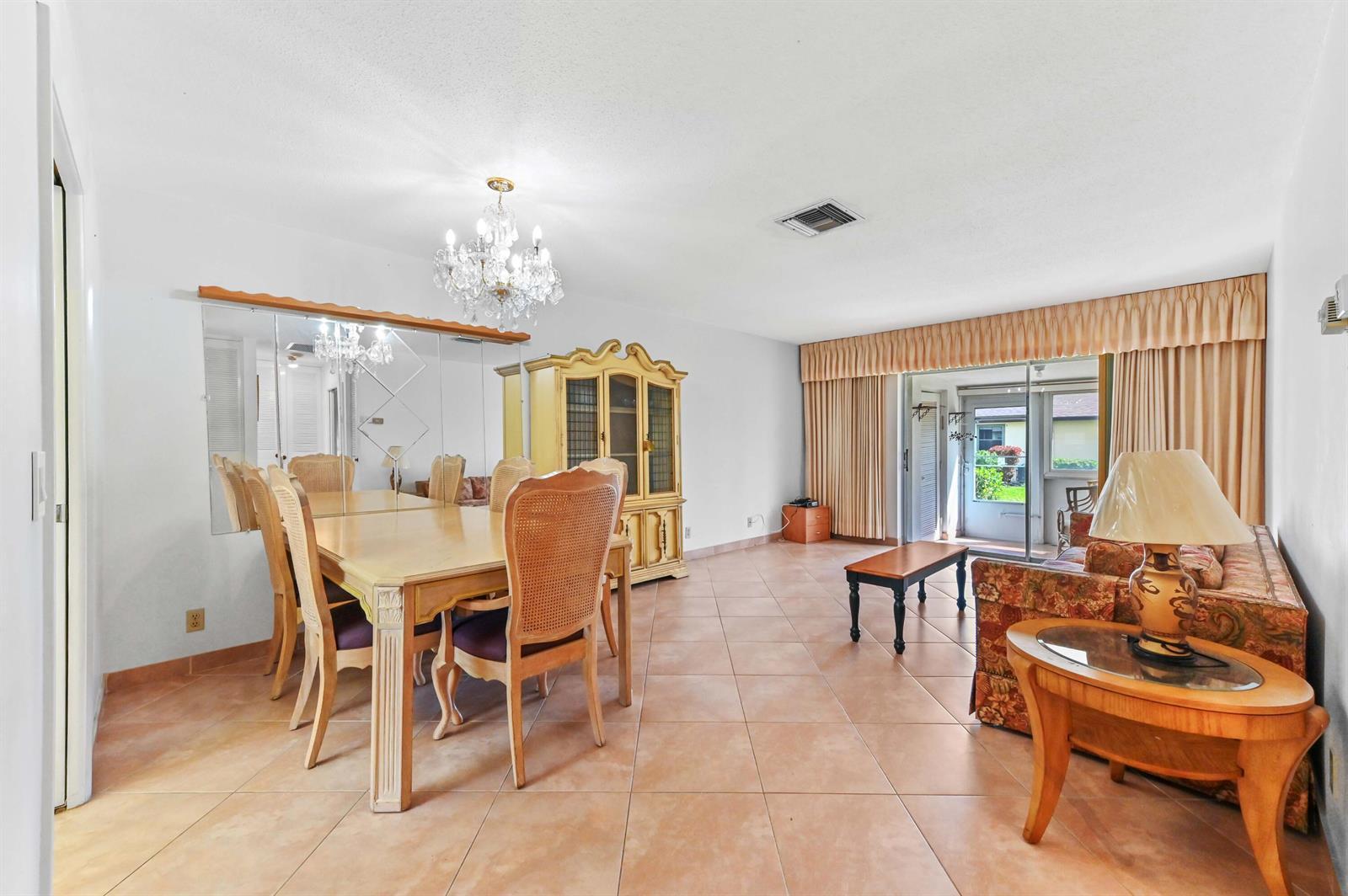 2915 Crosley Drive W Unit B, West Palm Beach FL 33415 photo 4