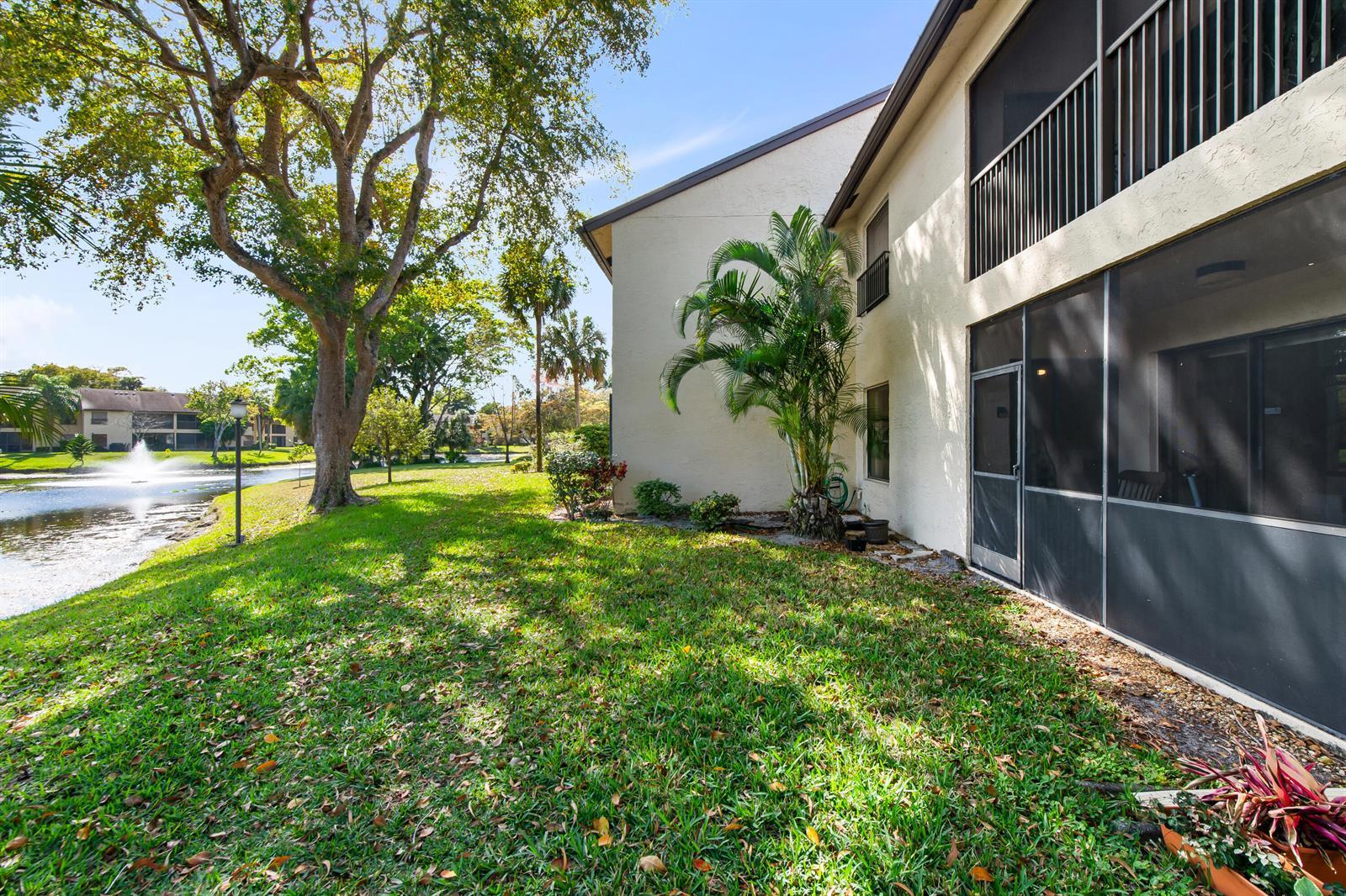 3039 Carambola Cir Circle # 3039, Coconut Creek FL 33066 photo 2