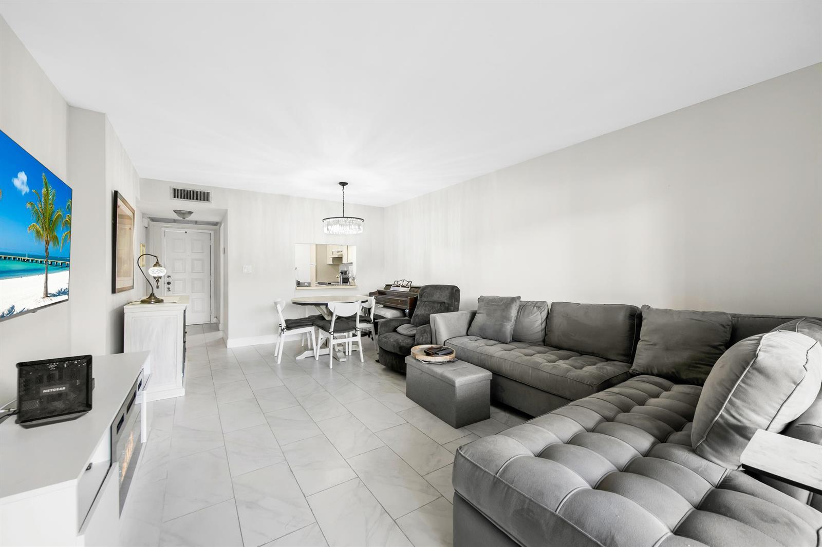 3039 Carambola Cir Circle # 3039, Coconut Creek FL 33066 photo 5