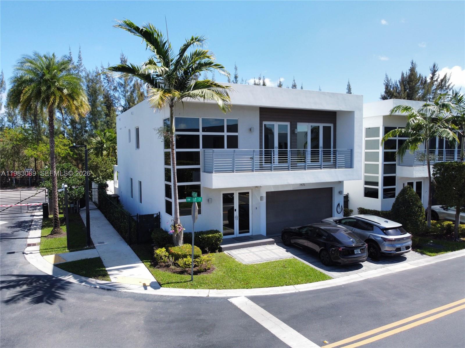 7475 NW 97th Ct, Doral FL 33178