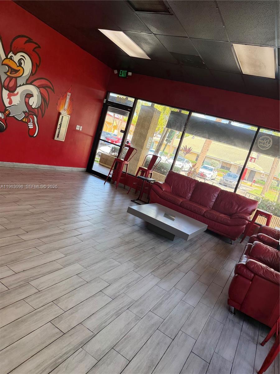 9610 PINES BLVD, Pembroke Pines FL 33024 photo 2