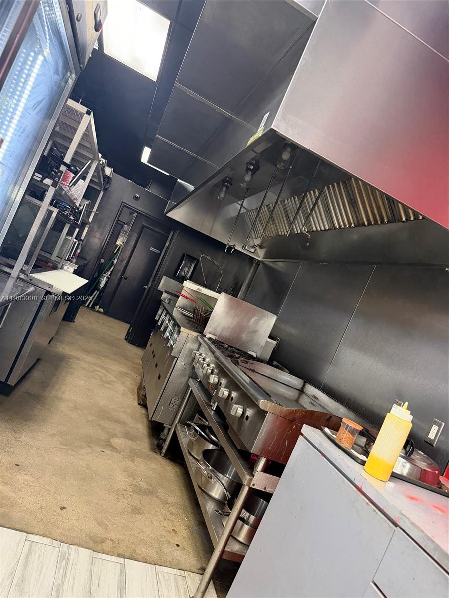 9610 PINES BLVD, Pembroke Pines FL 33024