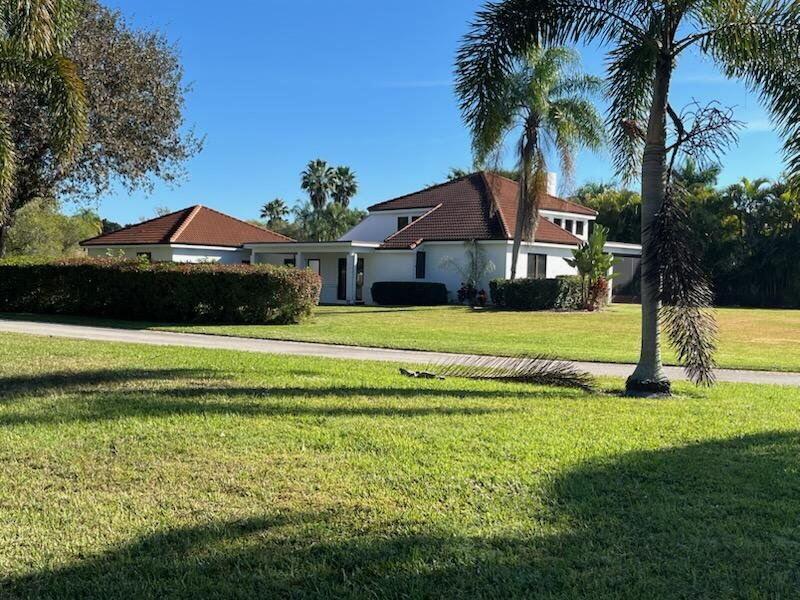 2990 Conifer Drive, Fort Pierce FL 34951 photo 2