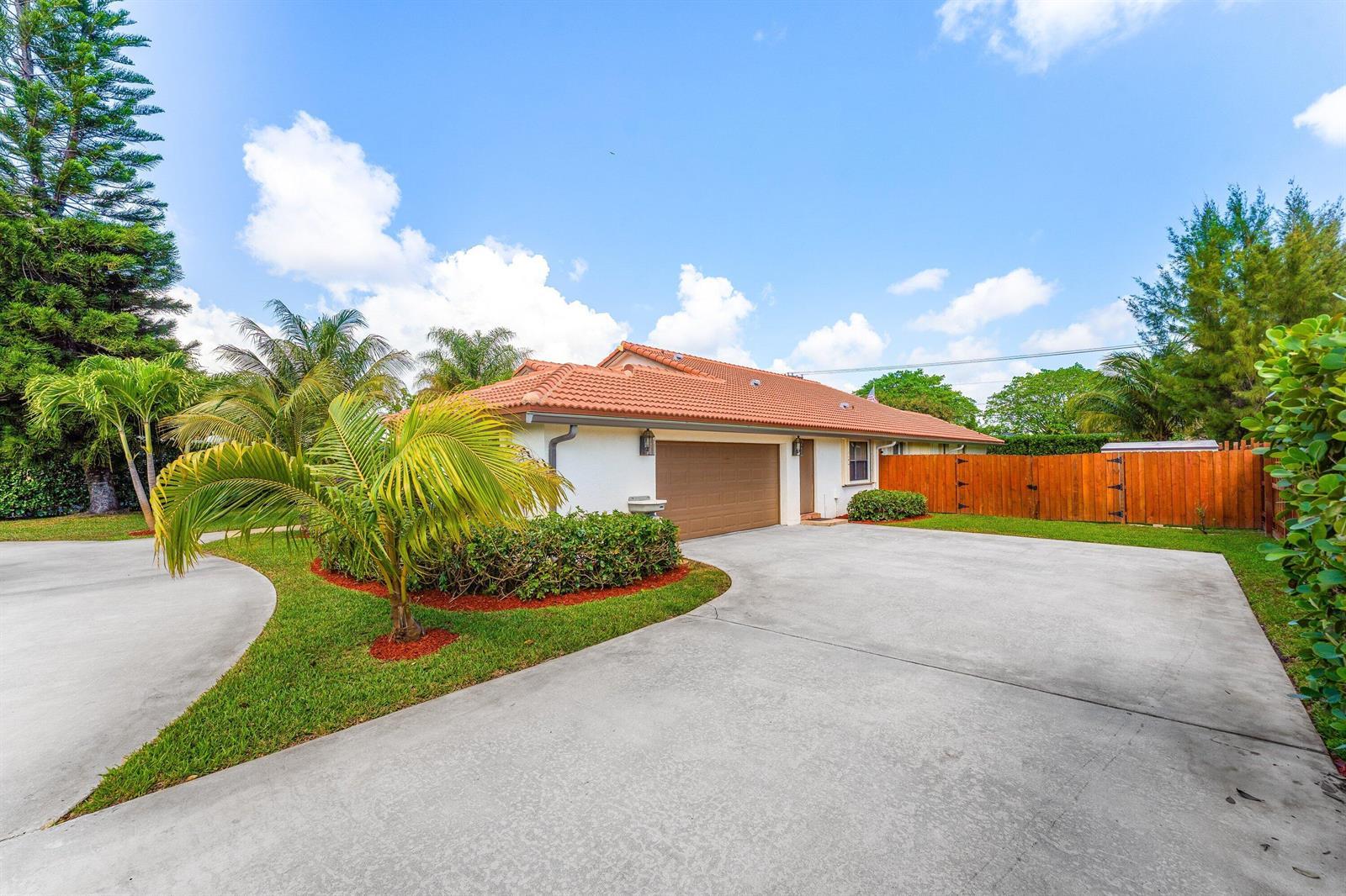 3897 Sherwood Boulevard, Delray Beach FL 33445 photo 4
