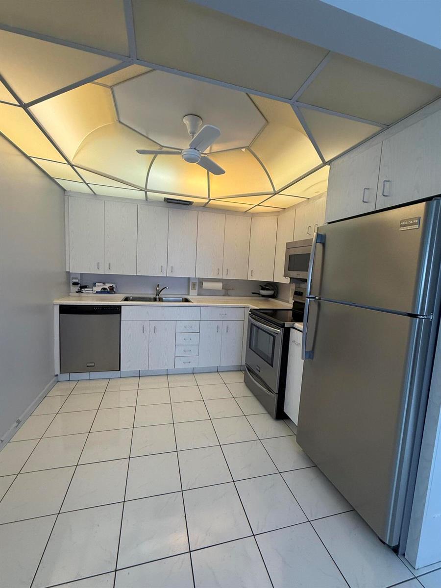 4022 Wolverton B, Boca Raton FL 33434 photo 2