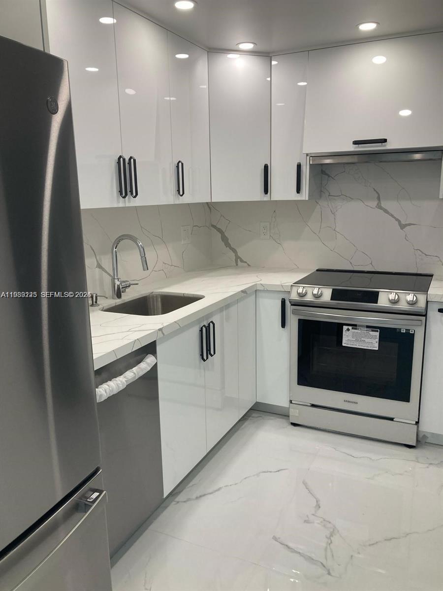 290 174th St # 1206, Sunny Isles Beach FL 33160