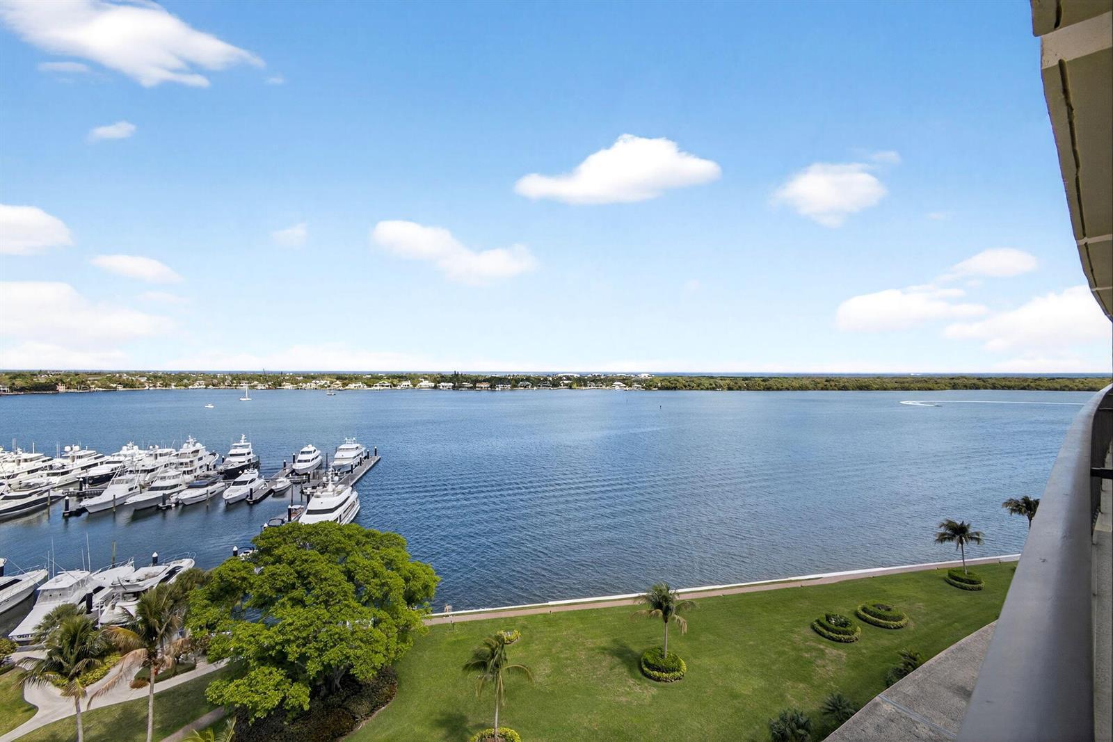 134 Lakeshore Drive # T13, North Palm Beach FL 33408