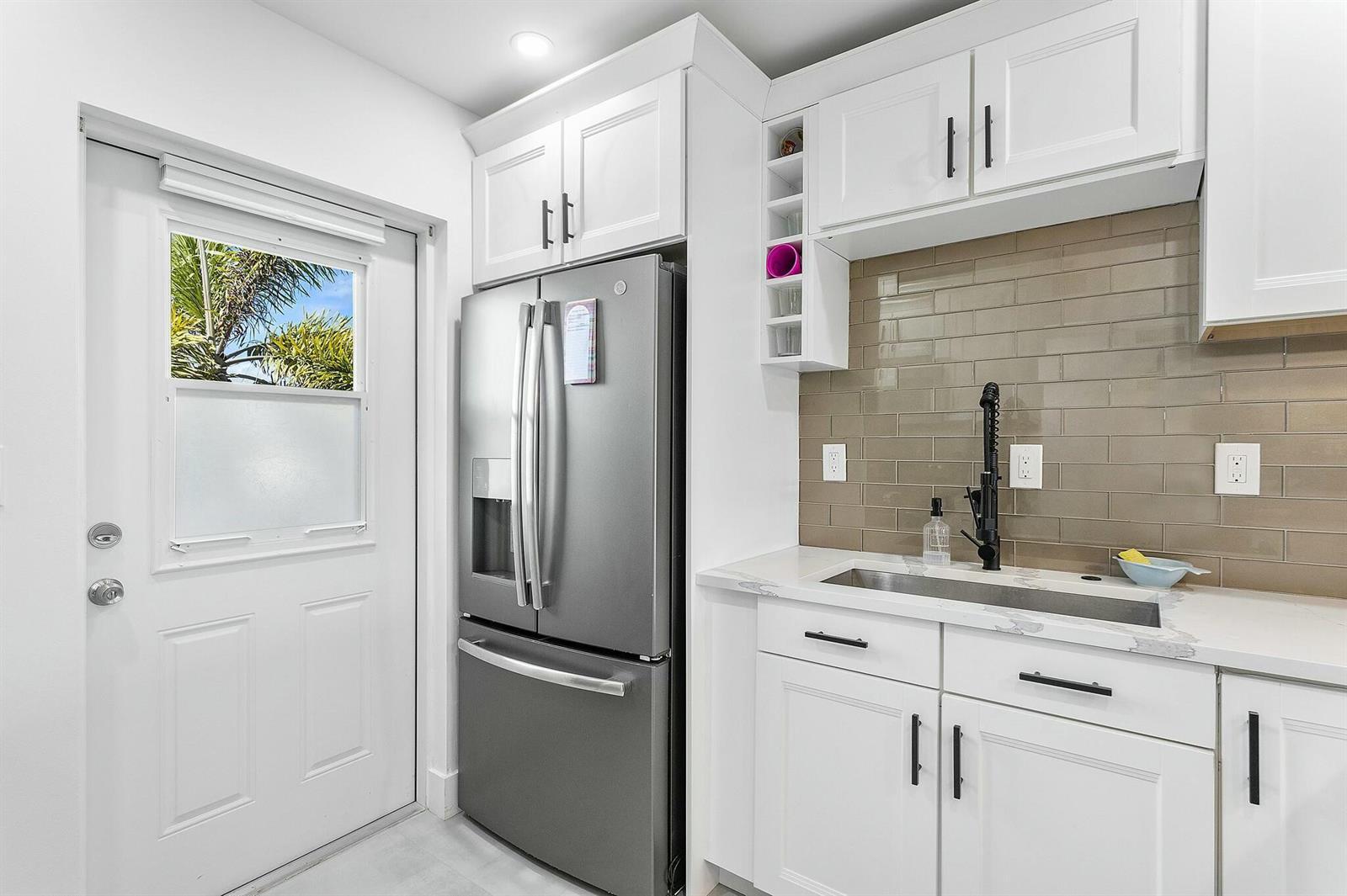 330 N Federal Highway, Deerfield Beach FL 33441 photo 3
