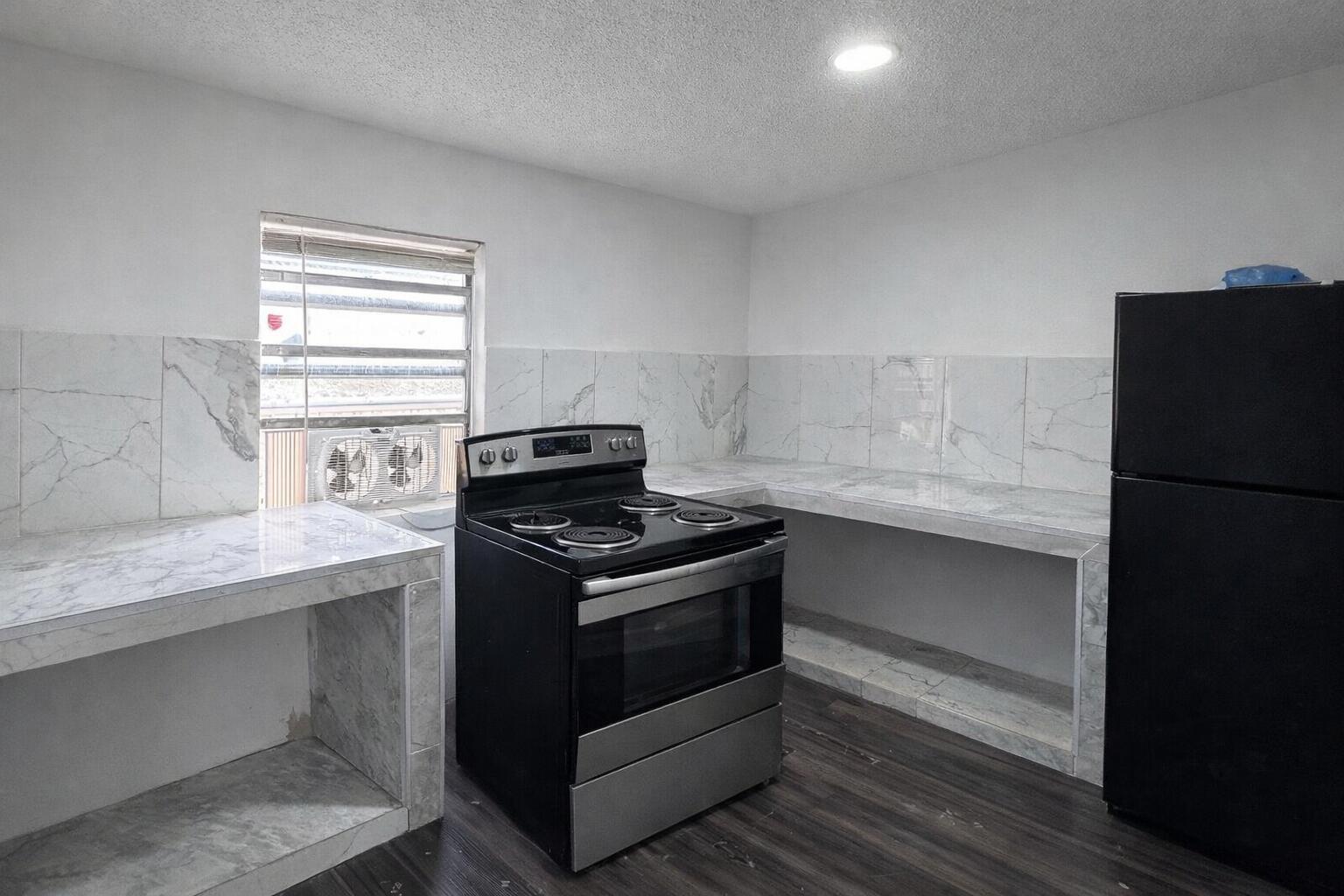 615 N Sapodilla Avenue, West Palm Beach FL 33401 photo 2