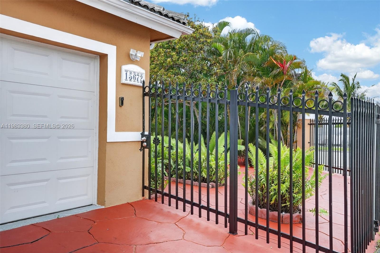 15672 SW 91st Ln, Miami FL 33196 photo 5