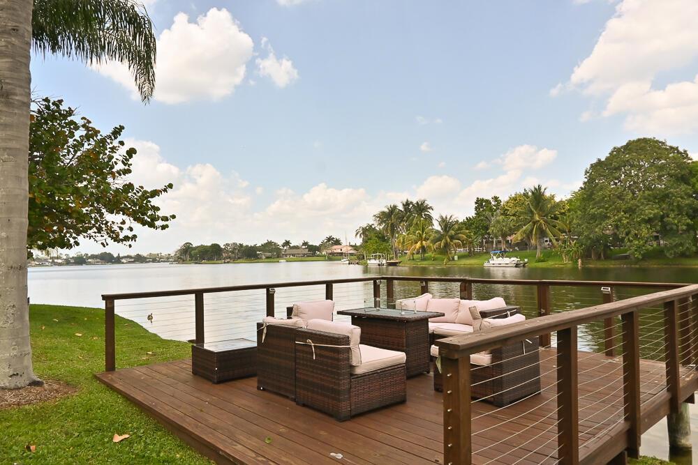 12828 Meadowbreeze Drive, Wellington FL 33414